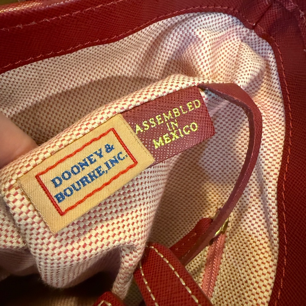 Vintage Dooney & Bourke Limited Edition Macy's
Parade Bucket Bag - Picture 9 of 10